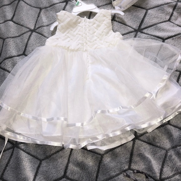 18M off white dress - Picture 3 of 4